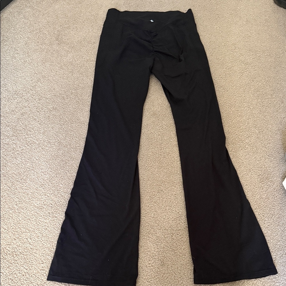 Black Flared Yoga Pants with runching.